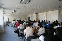 最初に橋の科学館のツアーリーダーの方から注意事項を聞きました。