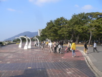 須磨海浜公園に到着しました。ここからは、徒歩で天神橋に向かいます。
