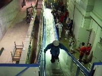 階段部分では、水が乱れて足元が見えなくなります。